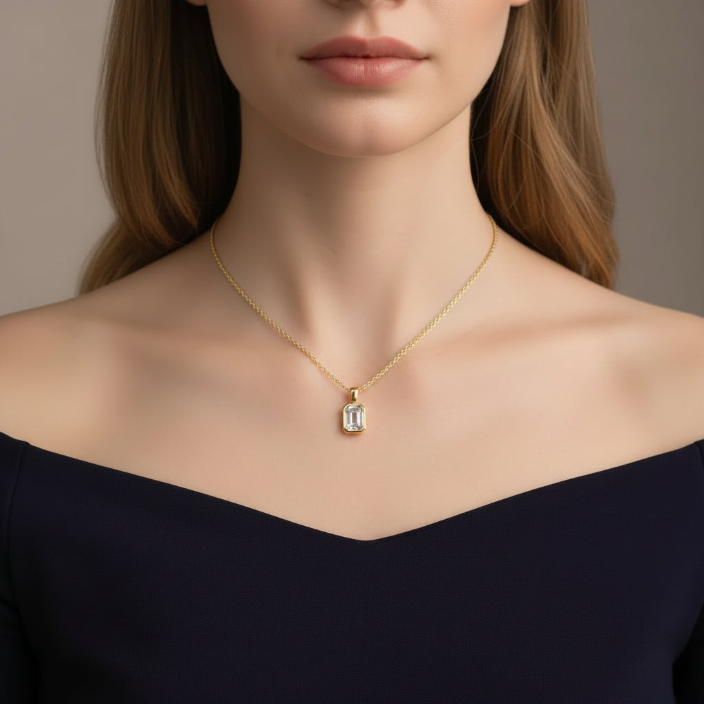 Emerald Bezelle Pendant